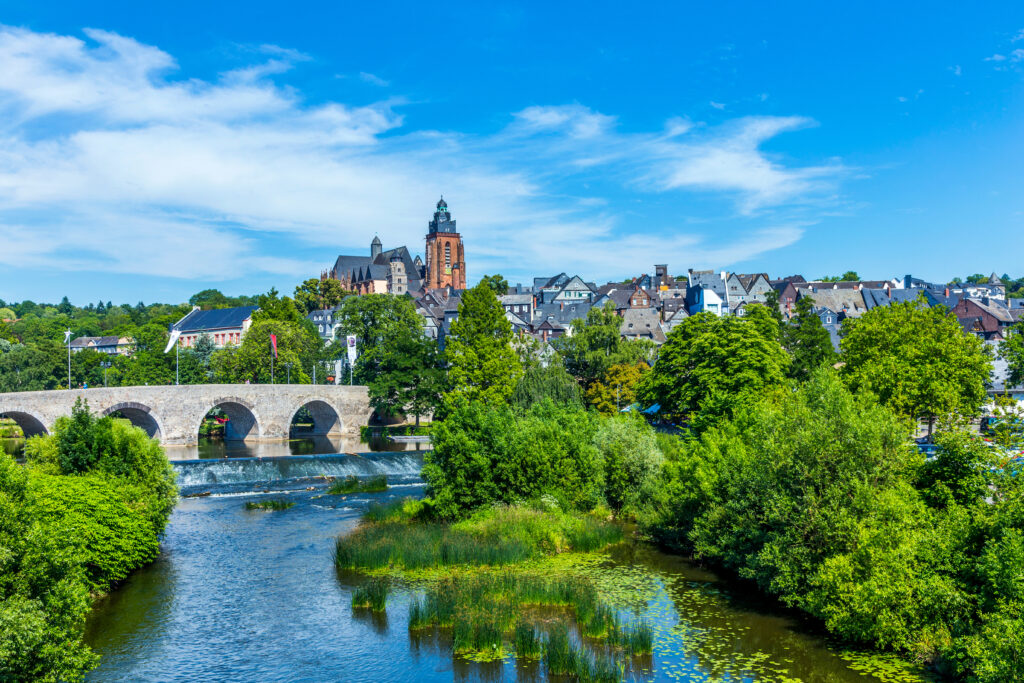 Alte Lahnbrücke mit Blick auf den Wetzlarer Dom